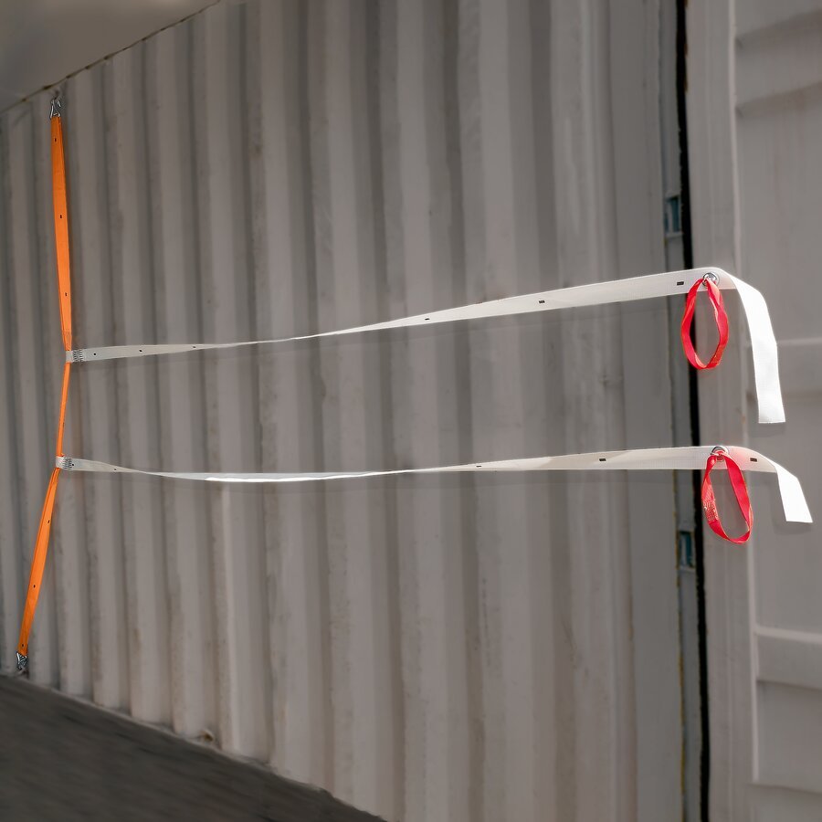 ISO-Container-Rückhaltesystem mit 2x Querband (Best.-Nr. 5.1365) bzw. 4x Querband (Best.-Nr. 5.1366) ISO-Container-Rückhaltesystem mit 2x Querband (Best.-Nr. 5.1365) bzw. 4x Querband (Best.-Nr. 5.1366)