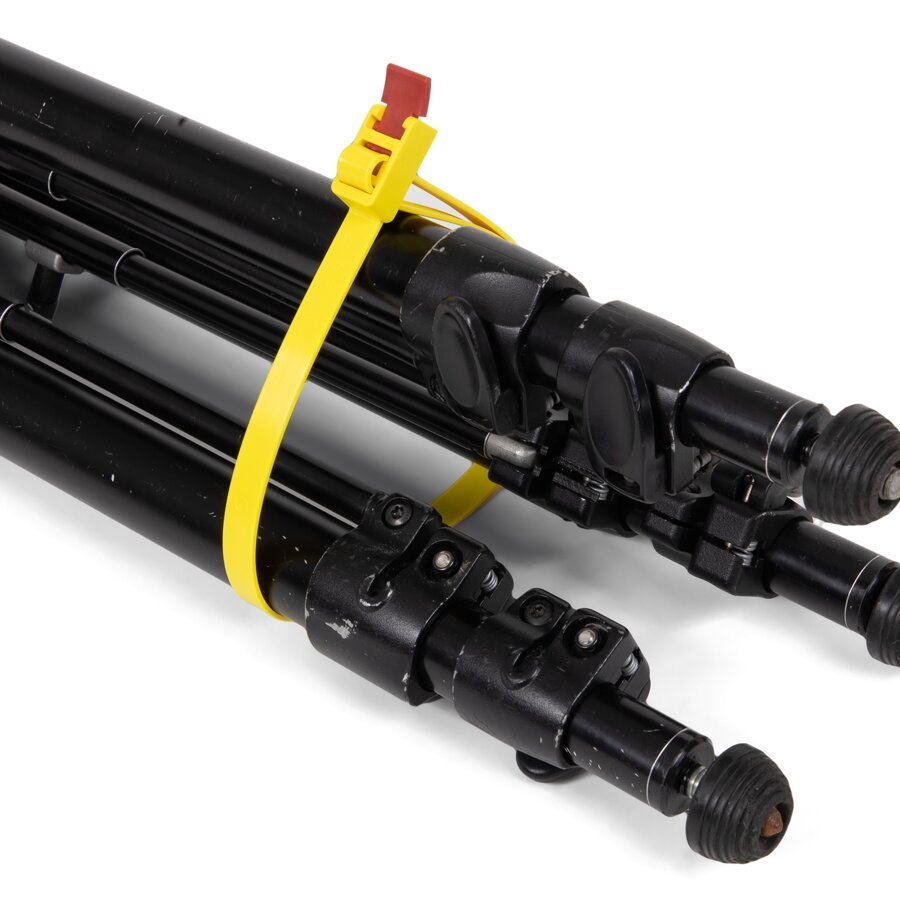 SpeedyTie Kabelbinder sind bis zu ca. 90kg belastbar SpeedyTie Kabelbinder sind bis zu ca. 90kg belastbar