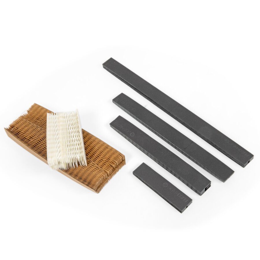 In Braun und Weiß, auf Anfrage auch in anderen Farben (z.B. Schwarz) und Ausführungen erhältlich In Braun und Weiß, auf Anfrage auch in anderen Farben (z.B. Schwarz) und Ausführungen erhältlich