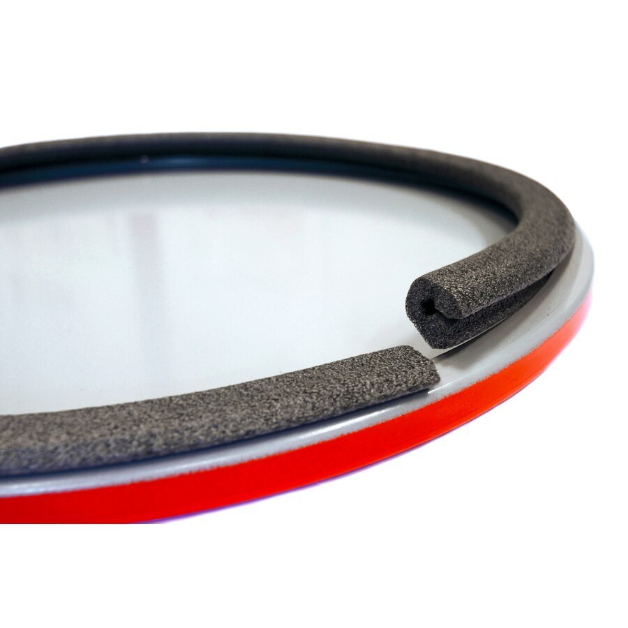 Die Kantenschutzleisten lassen sich leicht aufstecken und sind dank hoher Lippenspannung selbsthaltend