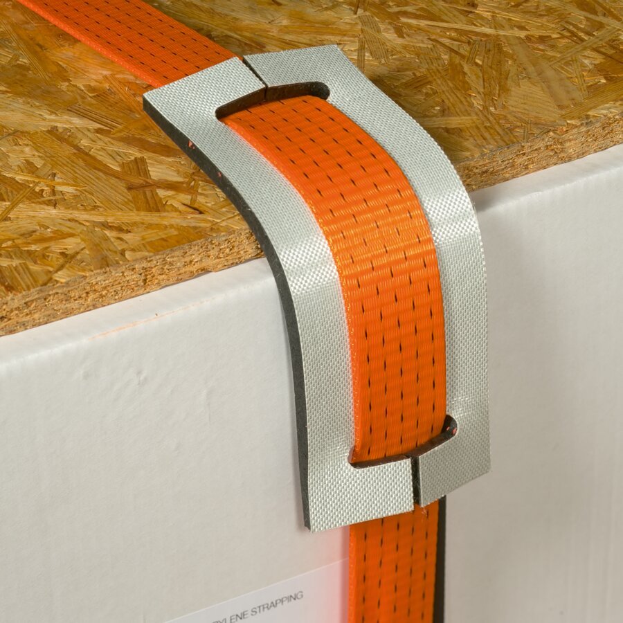 Der flexible Bandschoner schtzt Zurrgurt und Packgut gleichermaen vor Beschdigungen