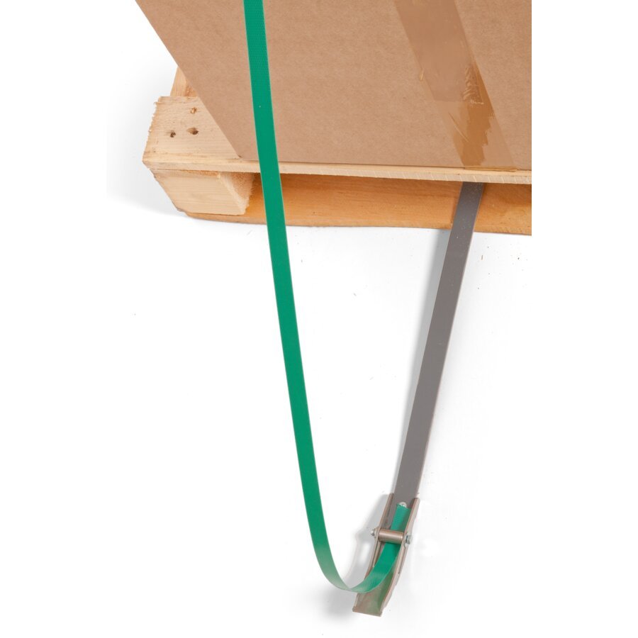 Dank der Palettierhilfe kann das Umreifungsband einfach unter der Palette durchgezogen werden.