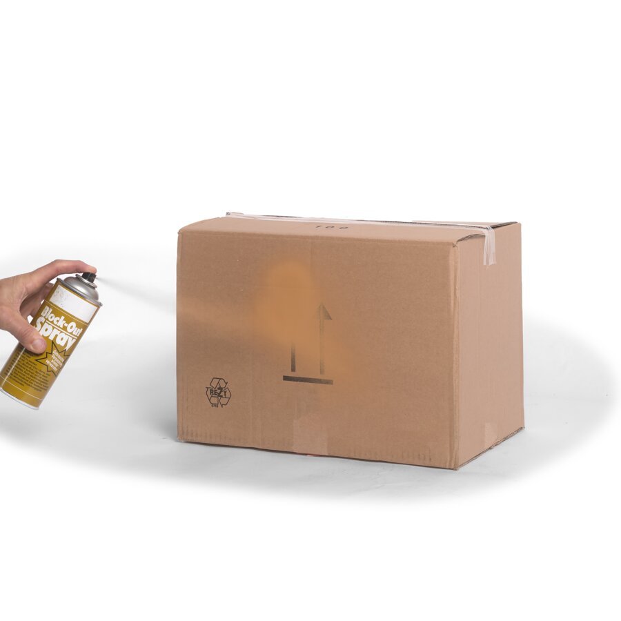 Die Farbe ist schnelltrocknend und sofort deckend