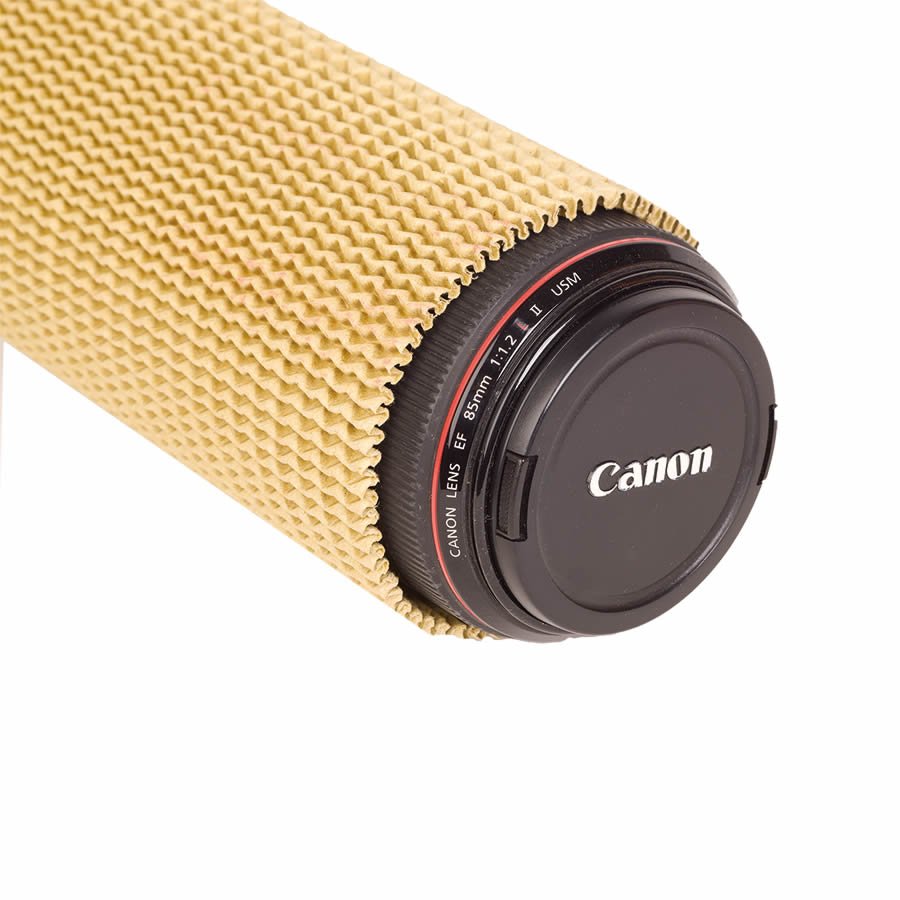 Wellpappenschutzhlle fr ein Canon Kameraobjektiv